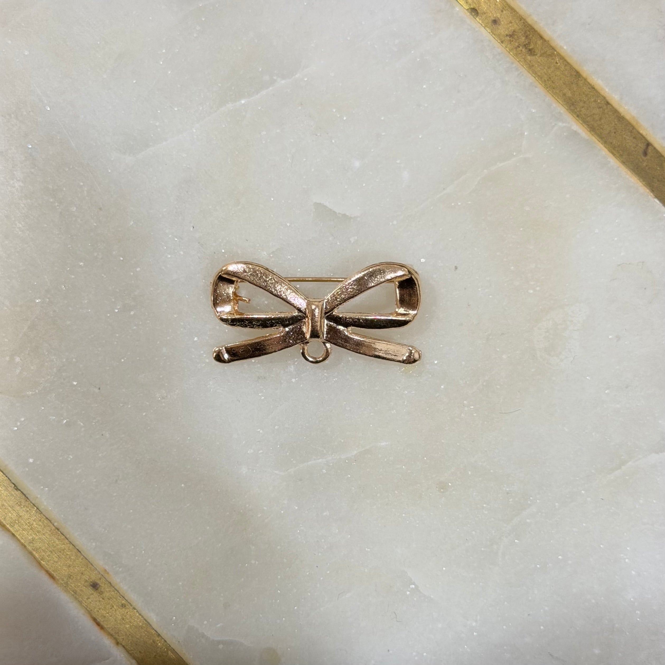 Bow Pin