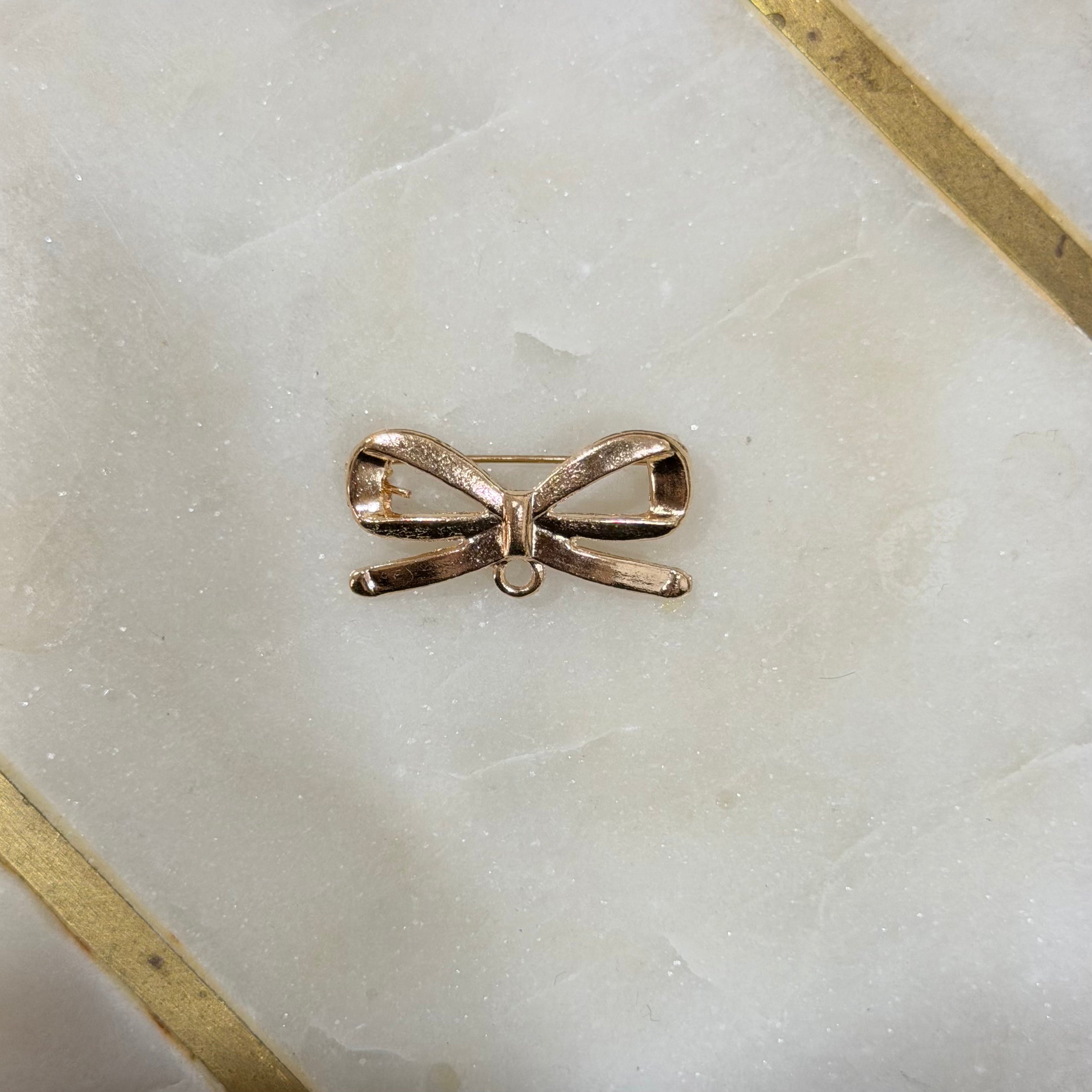 Bow Pin